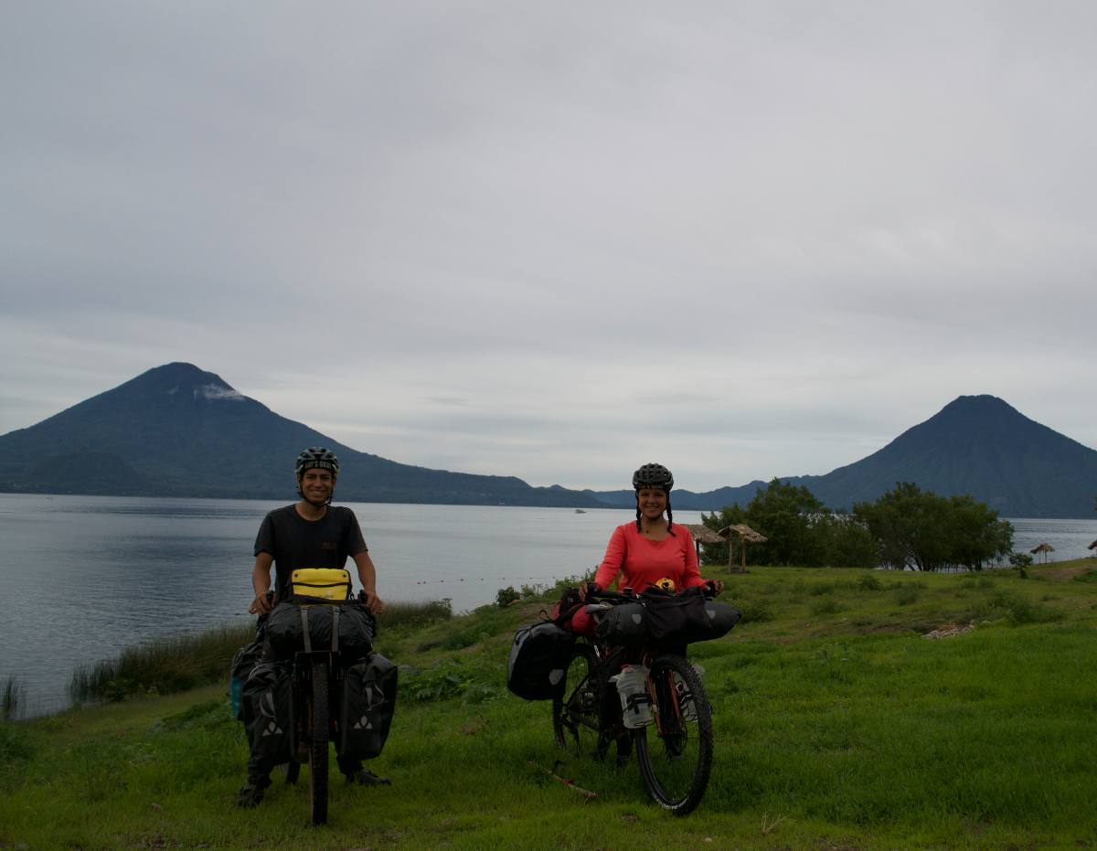 Val y Juan, fundadores de manatani